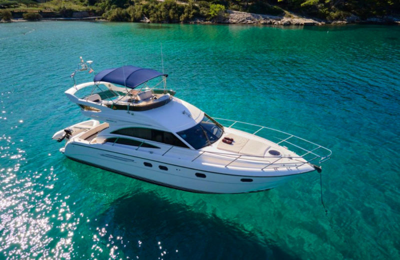 Passionboat_location_bateau_10_personne_cote_dazur_Princess42 (2) Passion boat. Location bateau 10 personnes Princess 42 sur la Côte d'Azur