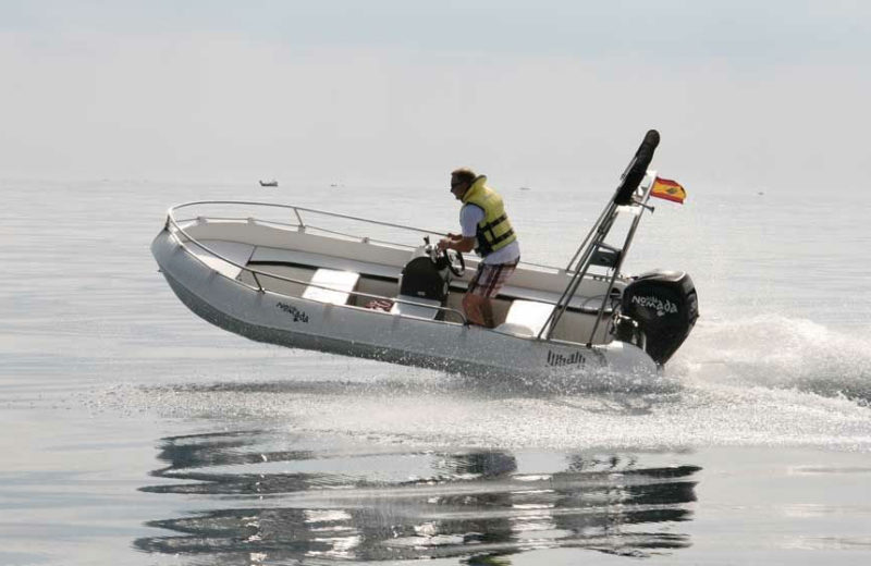 Passionboat_whaly_435_2 Passionboat - Location Bateau sans permis Whaly 435 - Mandelieu