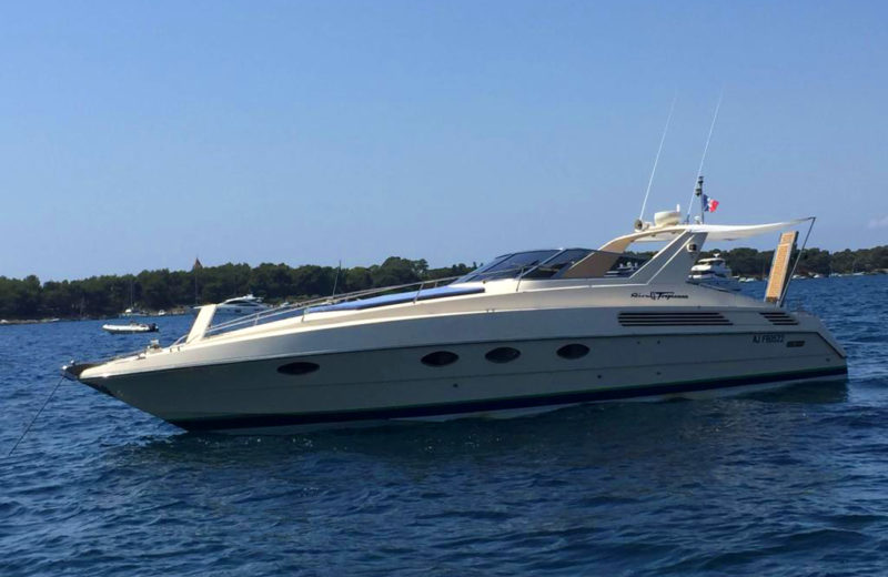 Bateau_10_personnes_a_louer_a_mandelieu_Riva_Tropicana43_ (2) Bateau 10 personnes à louer à Mandelieu - Riva Tropicana 43 - PassionBoat