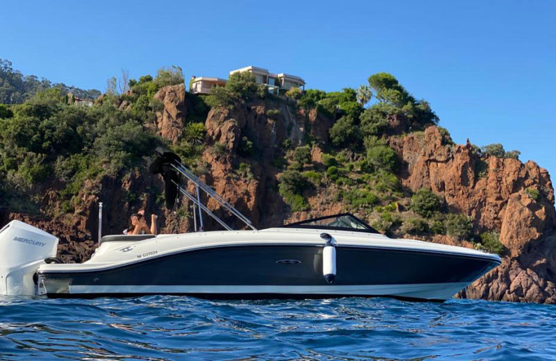 Bateau à louer à Mandelieu Capactié 9 personnes - Sea Ray SPX 210 - Passion Boat