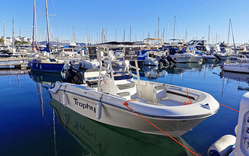 Bayliner Trophy 22 en Liberty Pass illimité Mandelieu- Passionboat