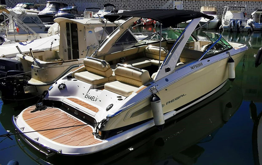 Regal 2800 en Liberty Pass illimité Mandelieu- Passionboat