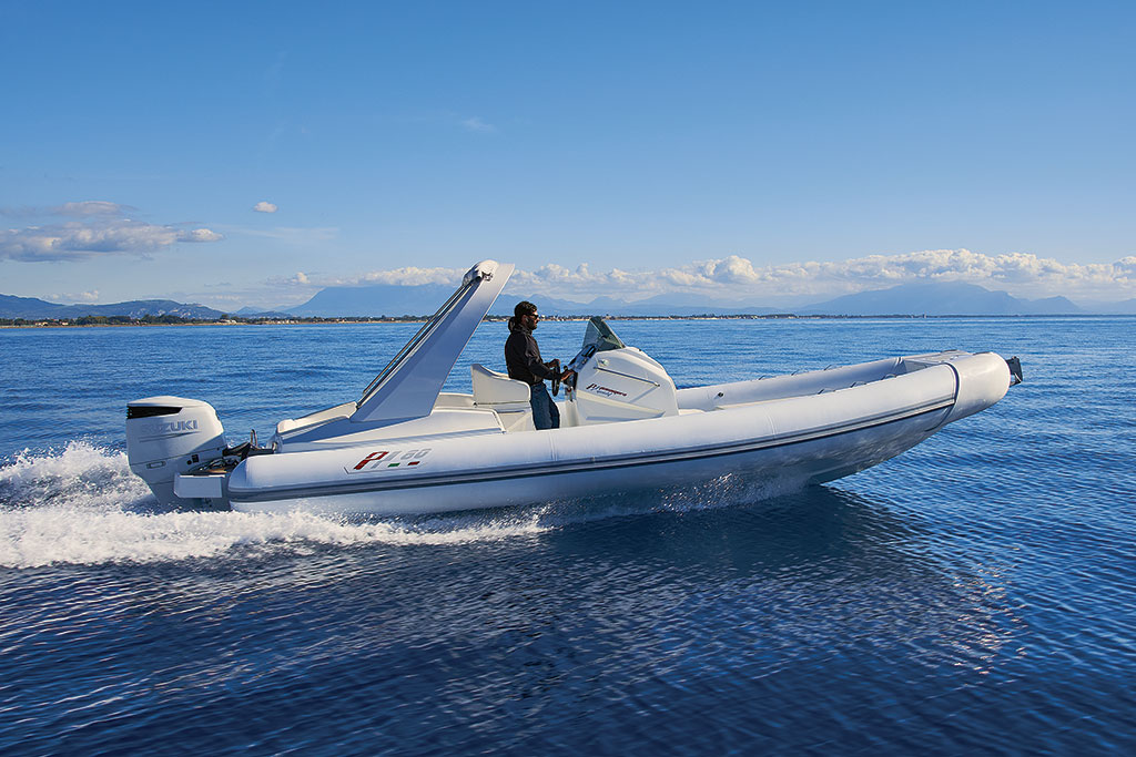 Panamera PY80 à louer Mandelieu pour une sortie en mer inoubliable!