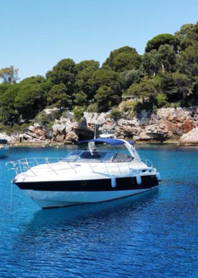 Luxueux yacht à louer à Antibes à partir de 1300€/jour