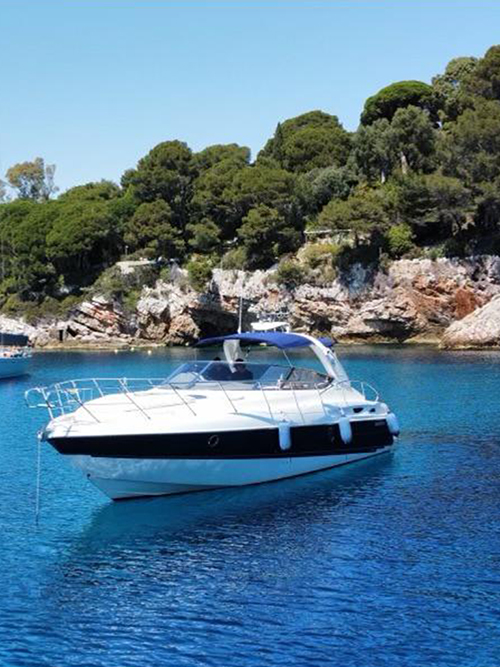 Luxueux yacht à louer à Antibes à partir de 1300€/jour