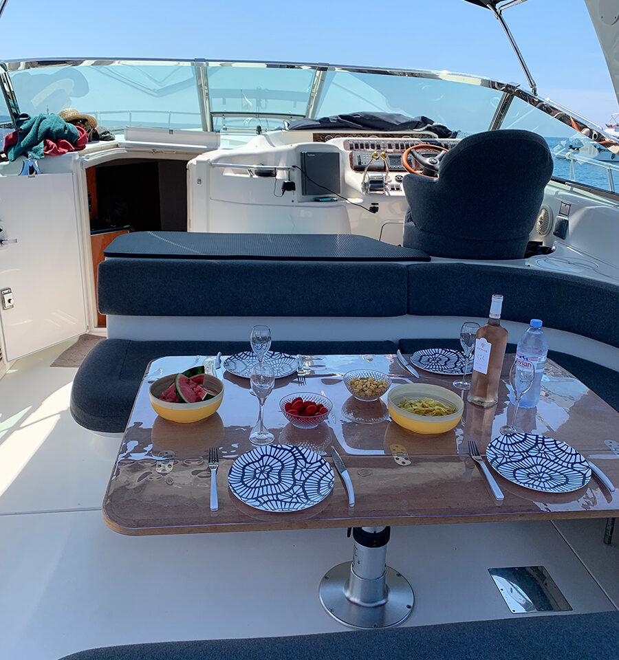 Sea Ray 400 Sundancer à louer à Mandelieu