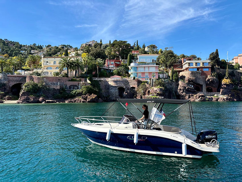 EOLO-6.4-NINI Location bateau Eolo 6.4 EL en abonnement 6 et 12 mois