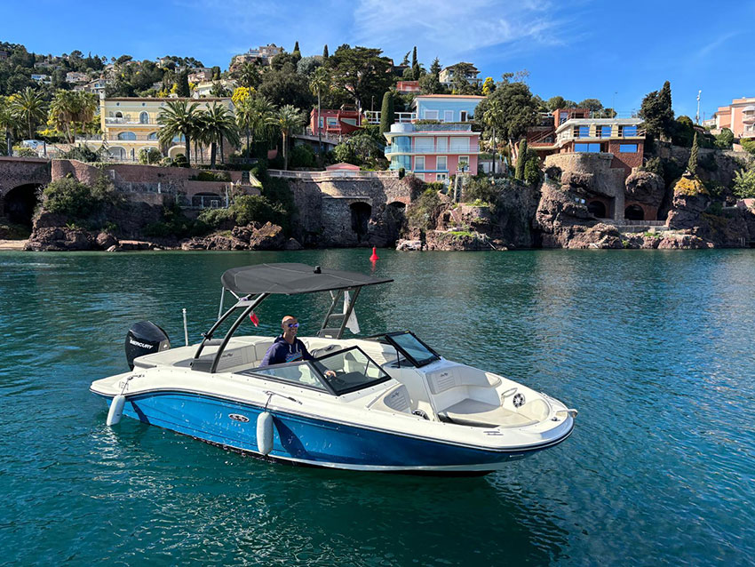 SEA-RAY-210_LERINA Location bateau Sea Ray 210 en abonnement 6 et 12 mois