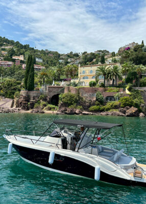 Bateau Eolo 8.30 à louer à Mandelieu - Capacité 9 personnes